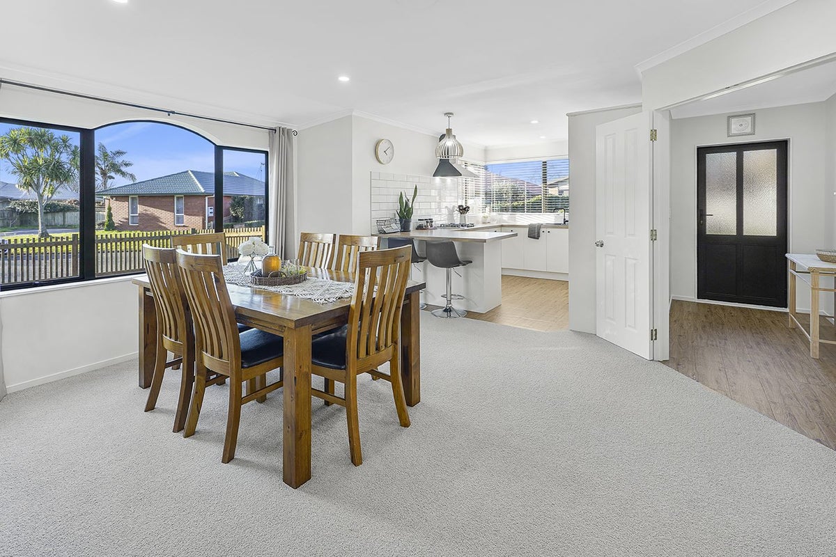 8 Lansbury Court, Rototuna North, Hamilton - Carousel 2
