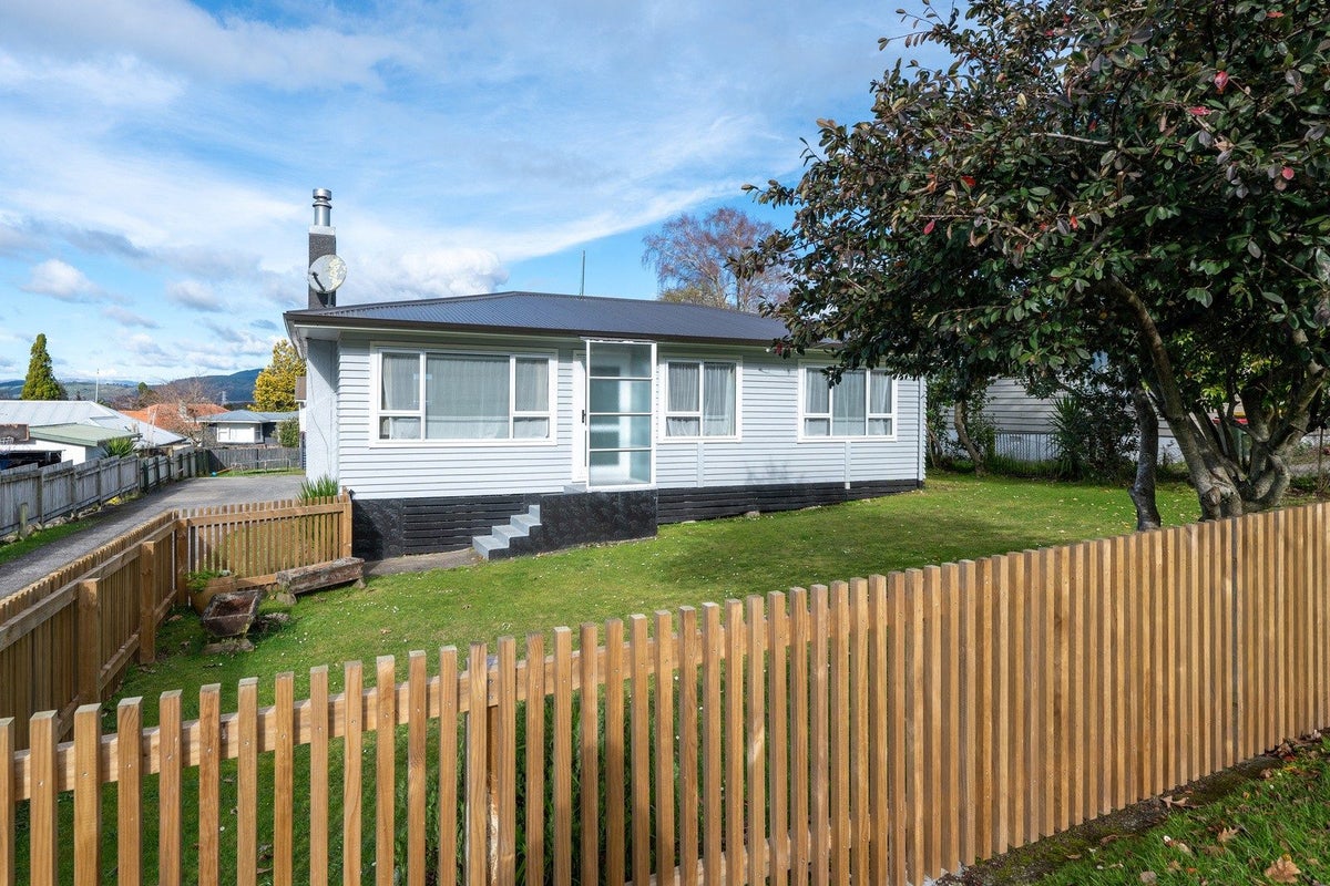 64 Gordon Road, Western Heights, Rotorua - Carousel 1