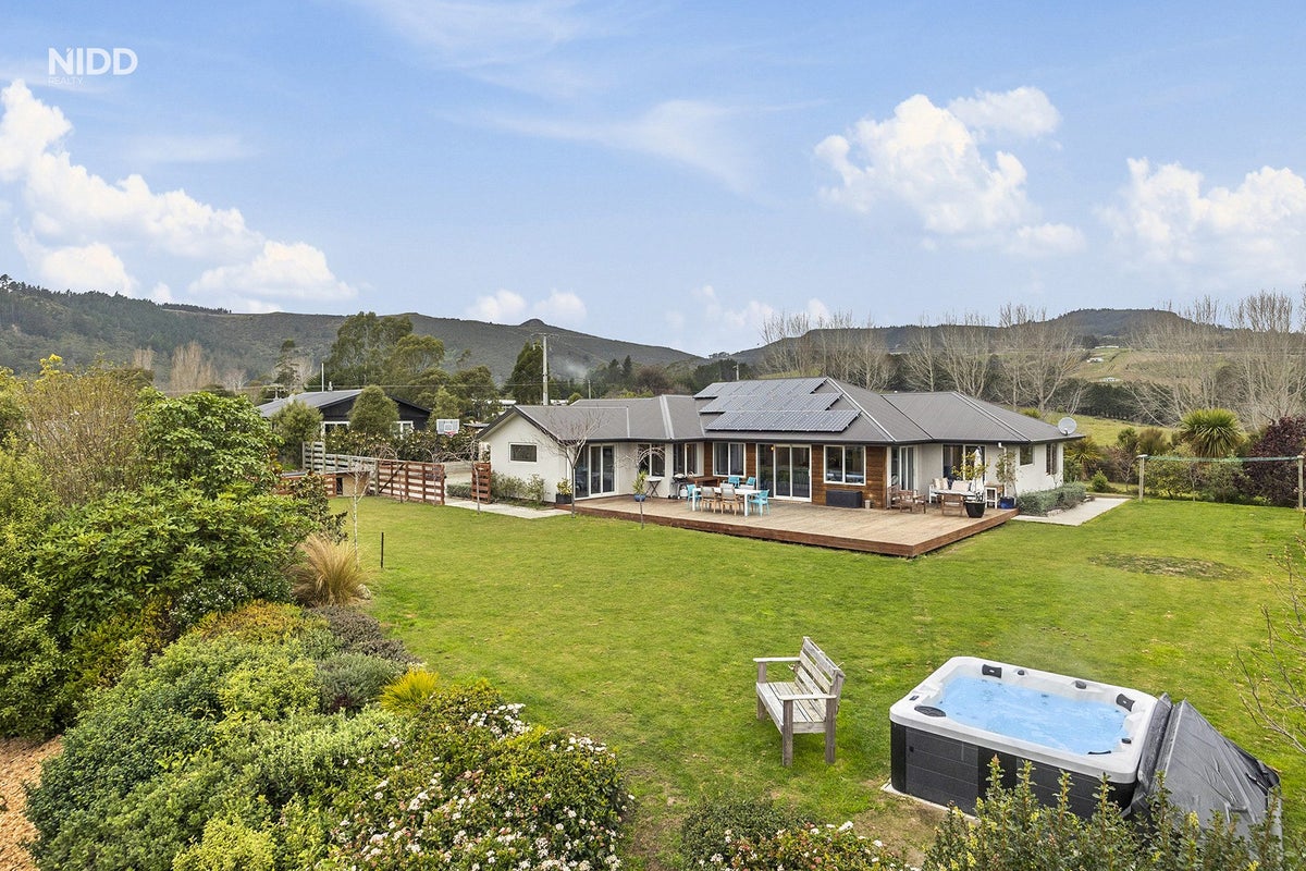 31 Erne Street, Waitati, Waitati - Carousel 1
