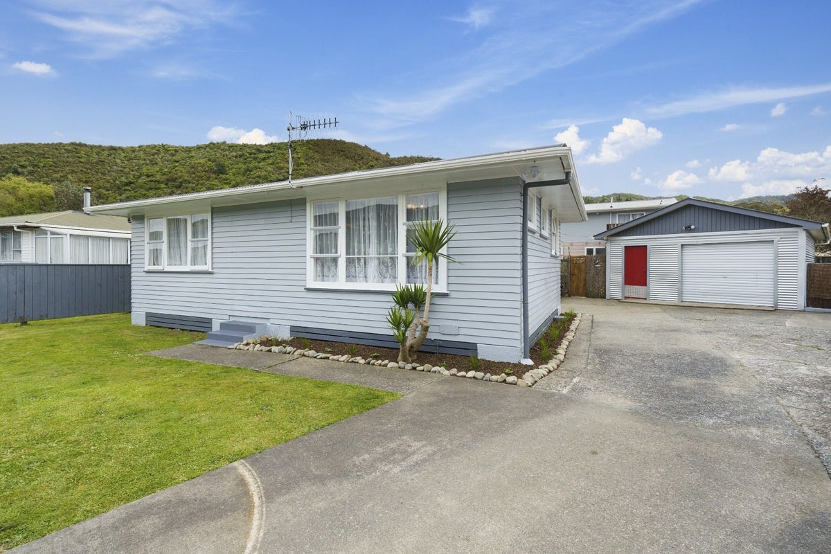 51 Parenga Street, Wainuiomata, Lower Hutt - Carousel 1