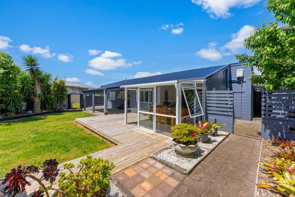 171 Parklands Avenue, Bell Block, New Plymouth - Carousel 1