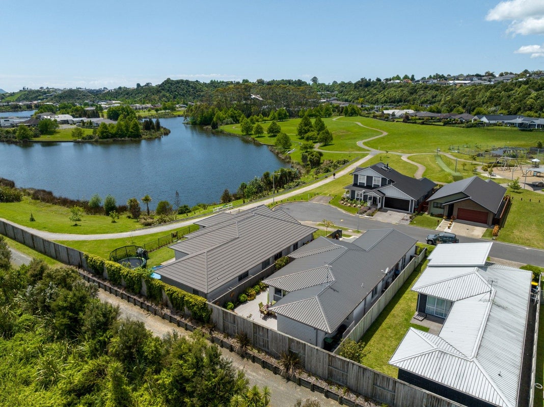 29 Boulder Lane, Pyes Pa, Tauranga - Carousel 1