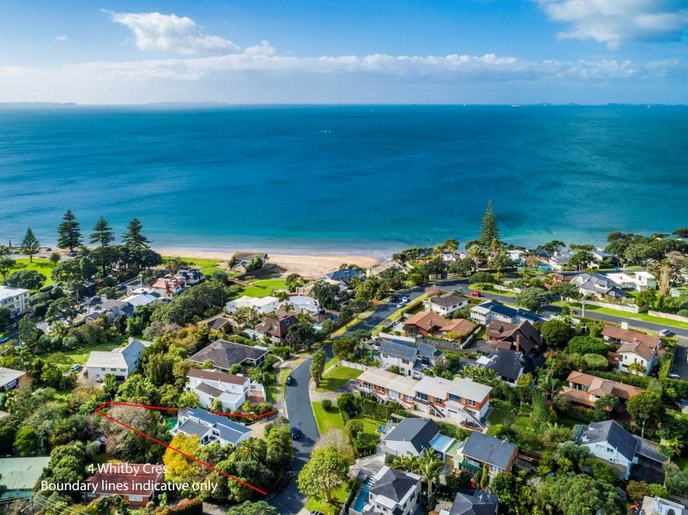4 Whitby Crescent, Mairangi Bay, Auckland - Carousel 2
