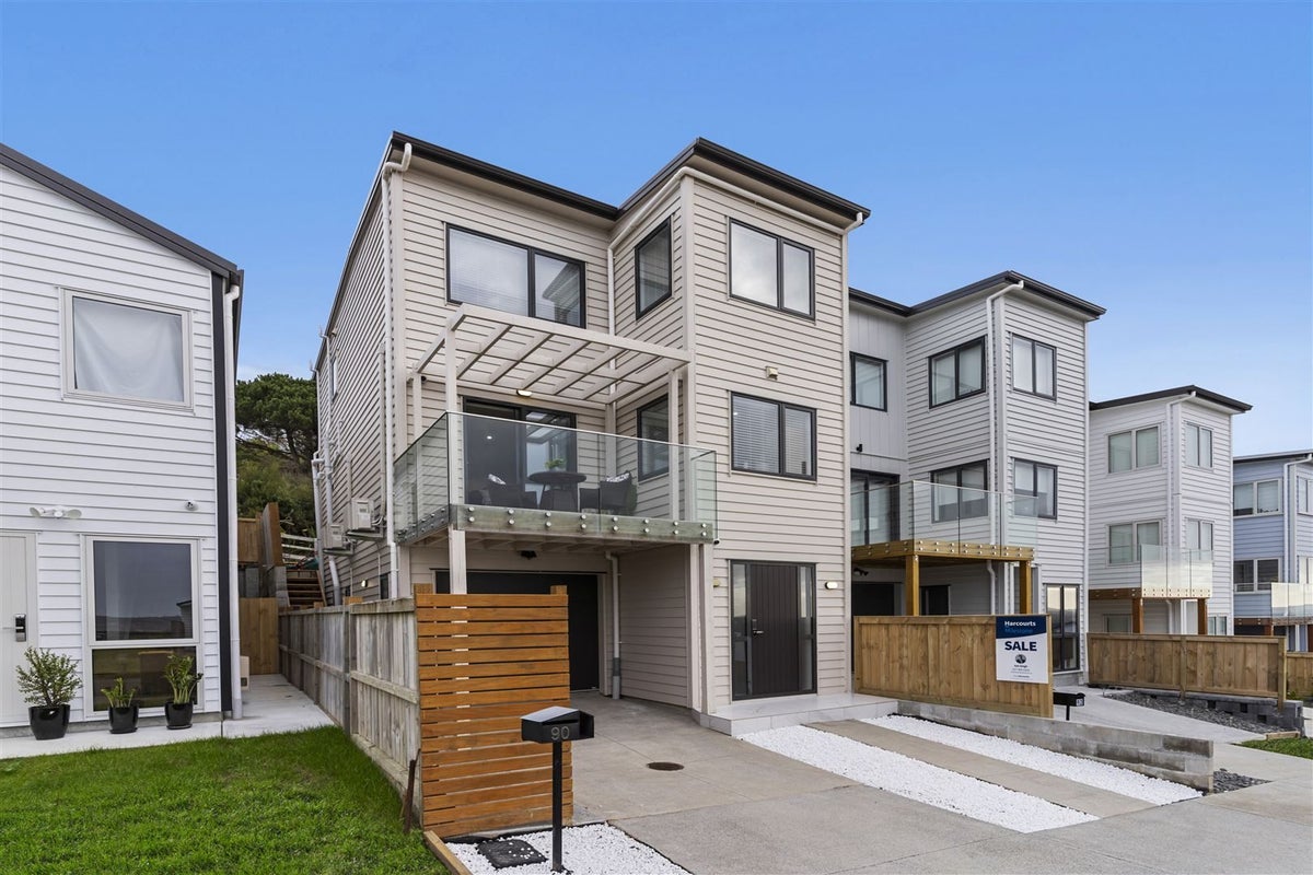 90 Joseph Street, Flat Bush, Auckland - Carousel 1