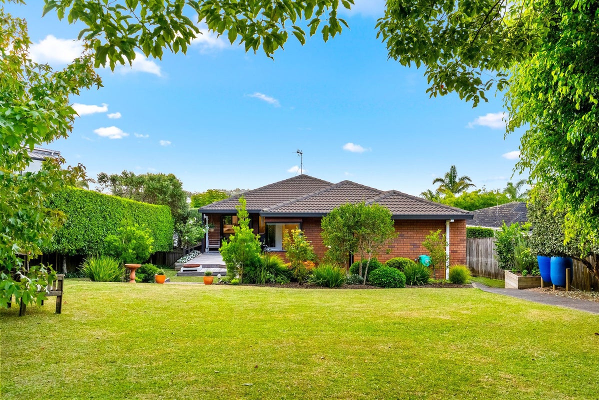 43 Braemar Road, Rothesay Bay, Auckland - Carousel 2