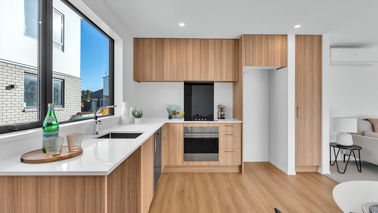 2/116 Aldwins Road, Phillipstown, Christchurch - Carousel 1