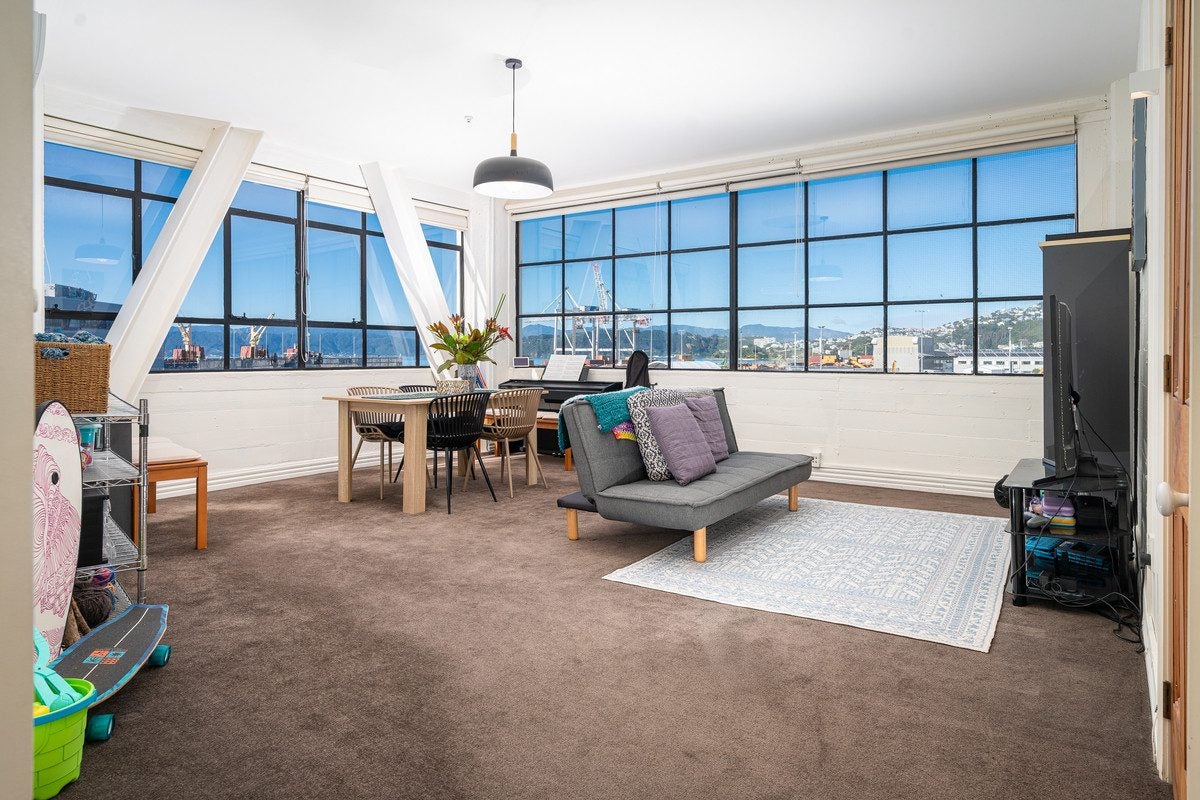 10/125 Thorndon Quay, Pipitea, Wellington - Carousel 2