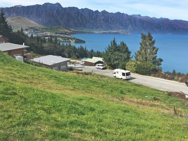 133 Wynyard Crescent, Fernhill, Queenstown - Carousel 1