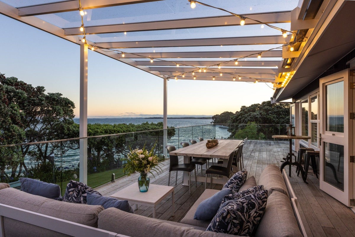 899 Whangaparaoa Road, Manly, Whangaparaoa - Carousel 1