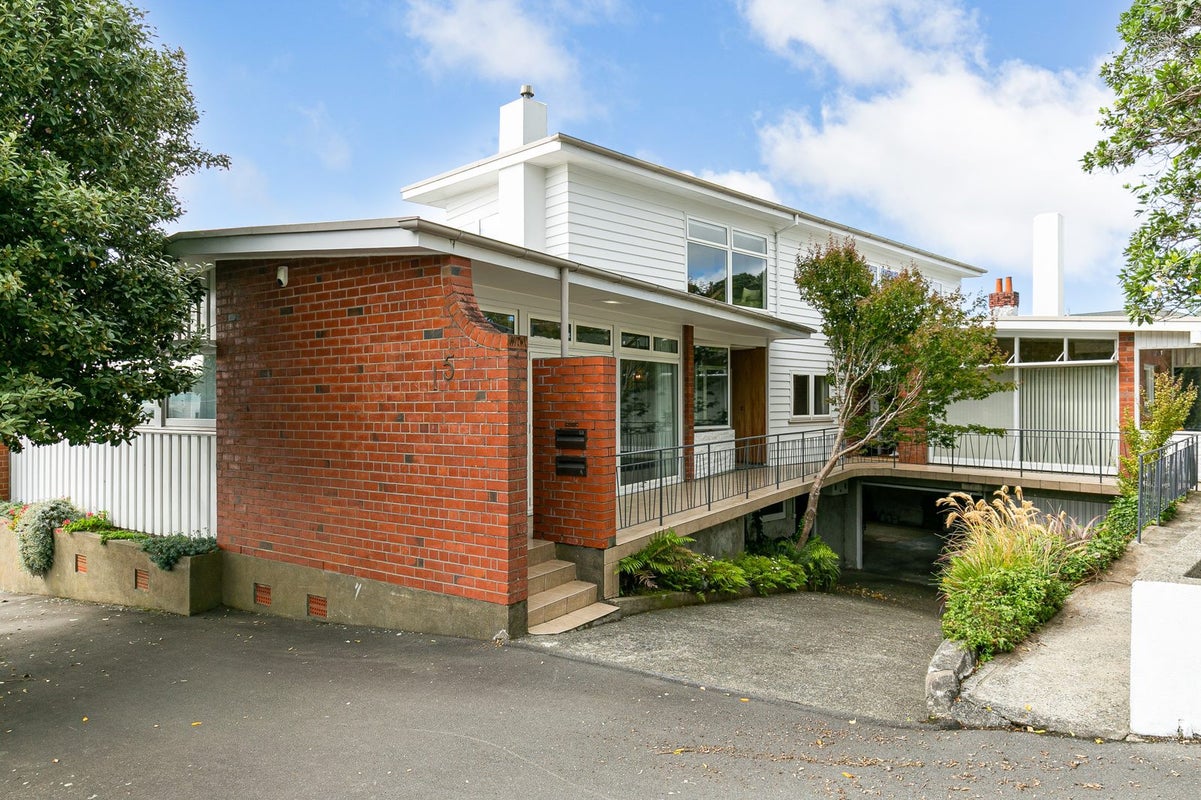 15 Helen Street, Brooklyn, Wellington - Carousel 1