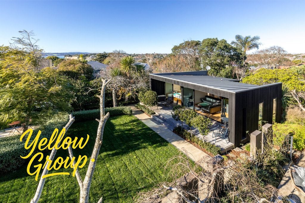 86 Marine Parade, Mellons Bay, Auckland - Carousel 1
