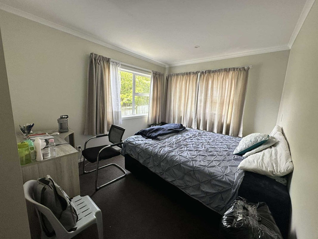 8/20 Glanmire Road, Newlands, Wellington - Carousel 12
