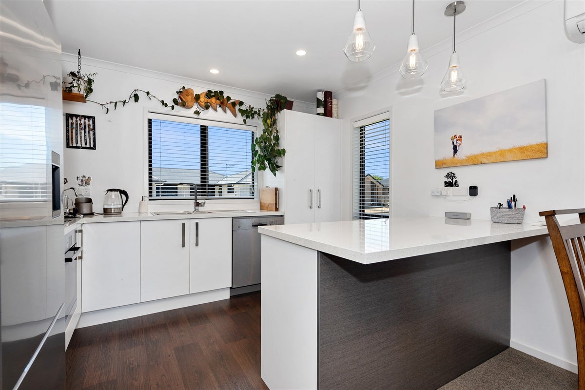 15/11 Errol Close, Burbush, Hamilton - Carousel 2