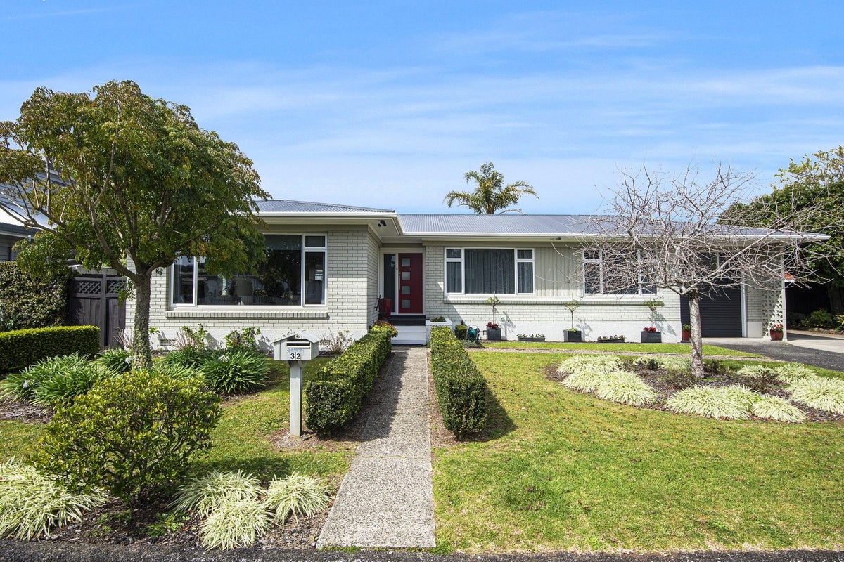 32 Tuhangi Street, Te Kamo, Whangarei - Carousel 1
