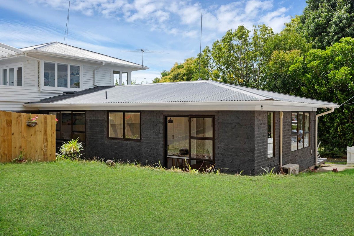 1/10 Mildmay Road, Henderson, Waitakere City, Auckland - Carousel 17