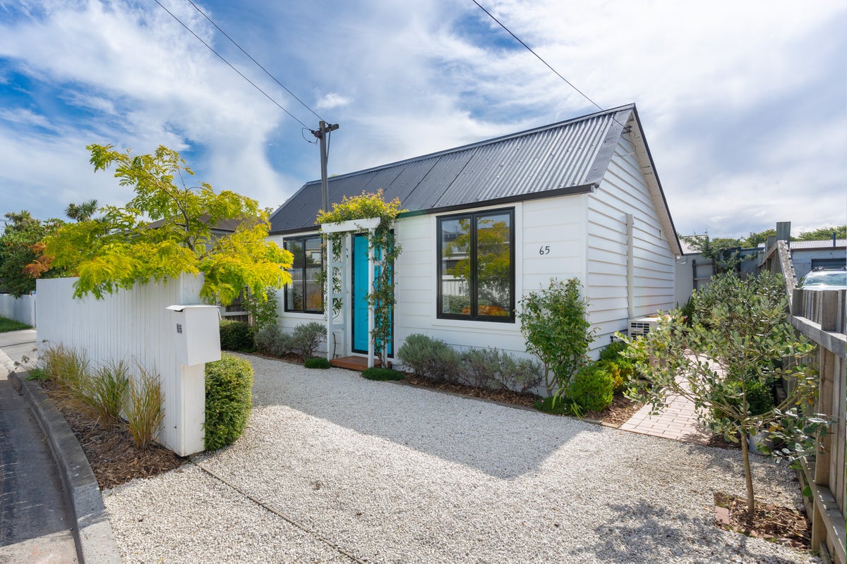 65 Dover Street, St Albans, Christchurch - Carousel 1
