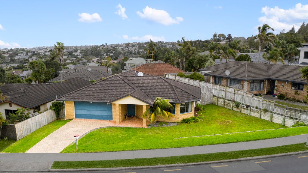 14 Ashley Avenue, Long Bay, Auckland - Carousel 1
