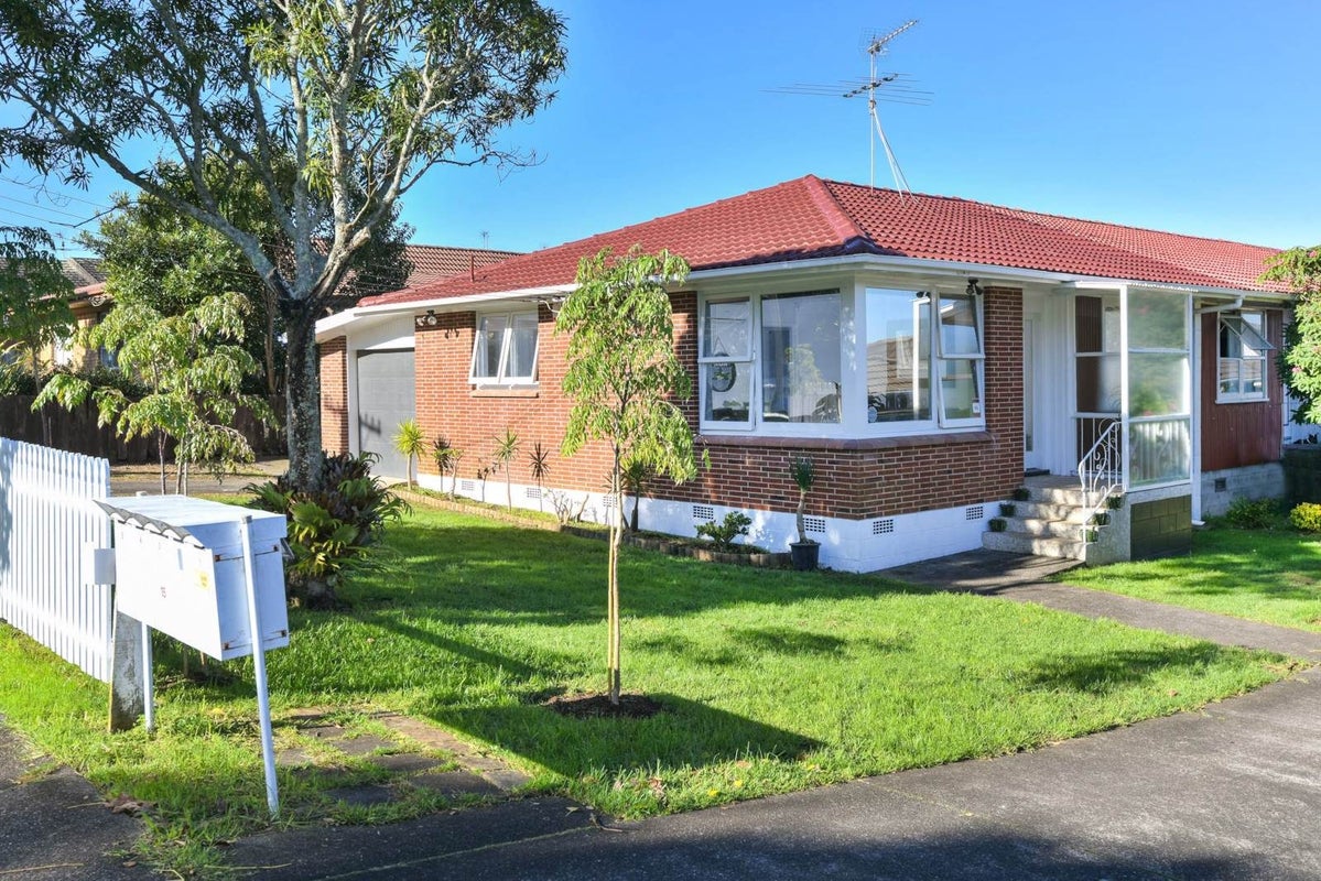 1/15 Turama Road, Royal Oak, Auckland - Carousel 1