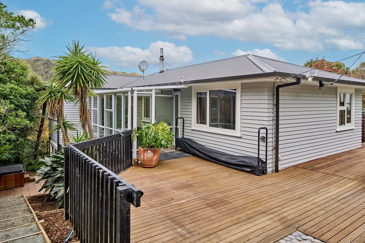 12 Haunui Road, Pukerua Bay, Porirua - Carousel 1