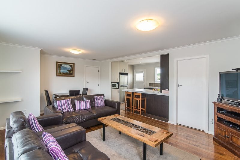 245 Main Road, Tawa, Wellington - Carousel 2