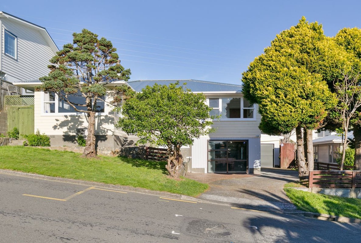 31 Link Road, Newlands, Wellington - Carousel 19