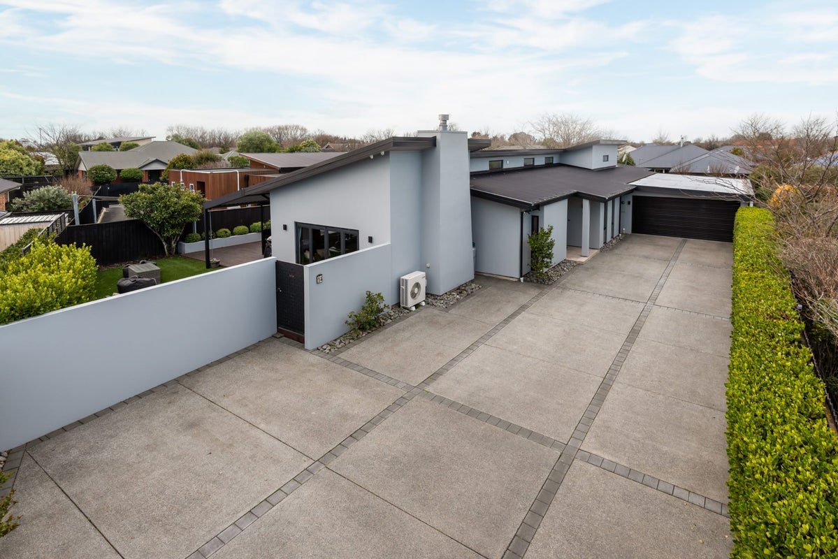 14 Willowview Drive, Redwood, Christchurch - Carousel 27