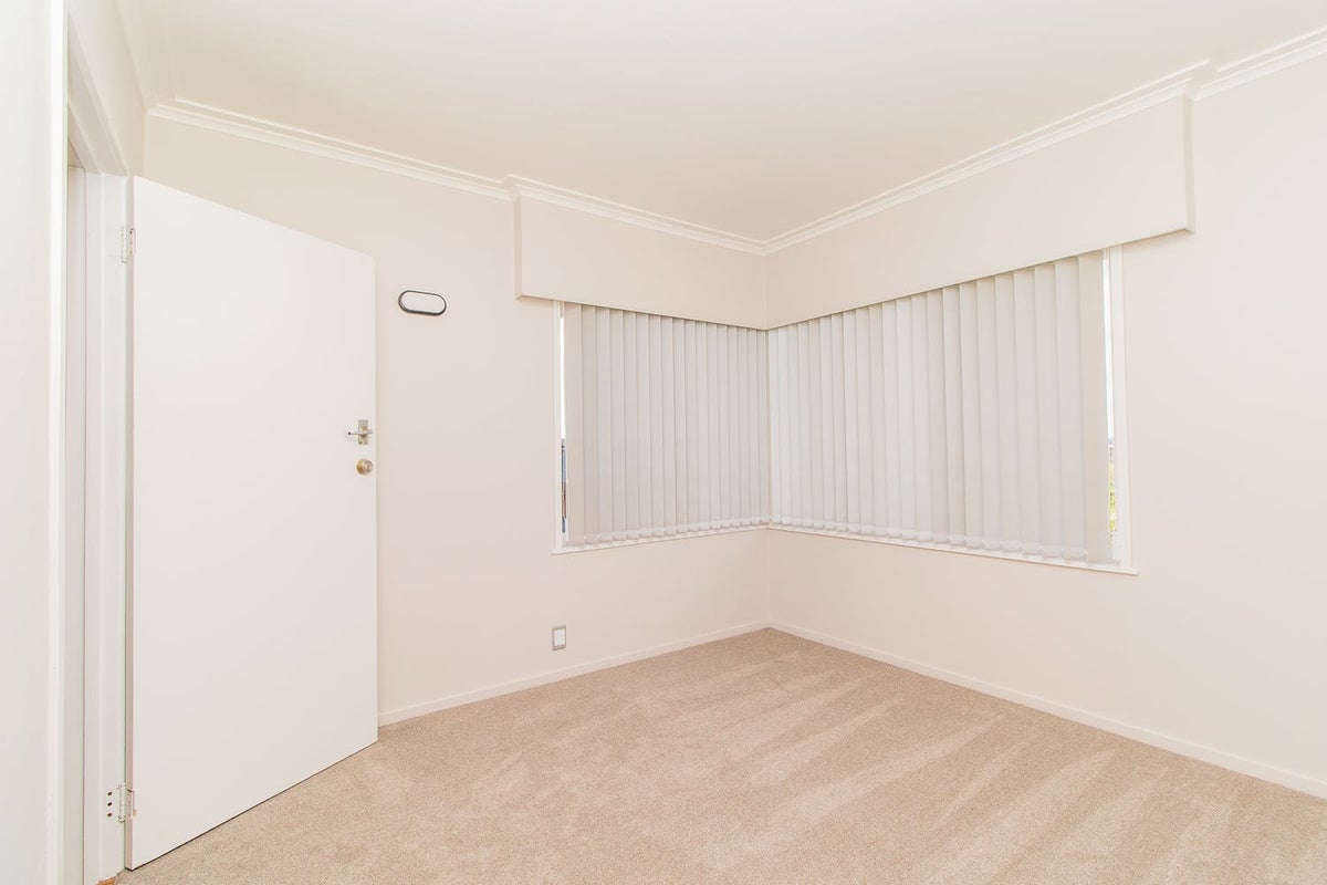 297 Point View Drive, Shamrock Park, Auckland - Carousel 26