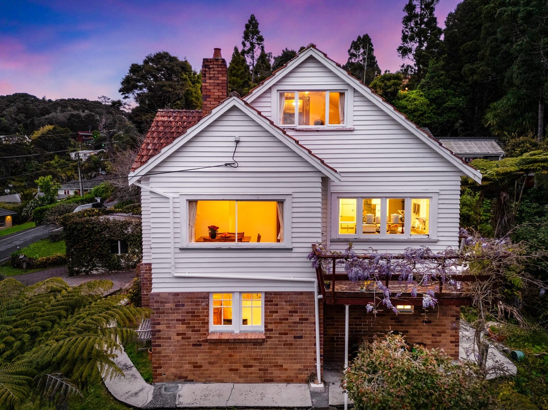 39 Kopiko Road, Titirangi, Auckland - Carousel 2