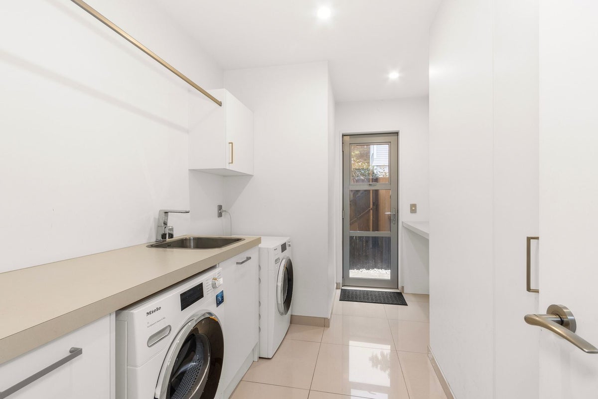 9 Wai-Iti Terrace, Burnside, Christchurch - Carousel 24