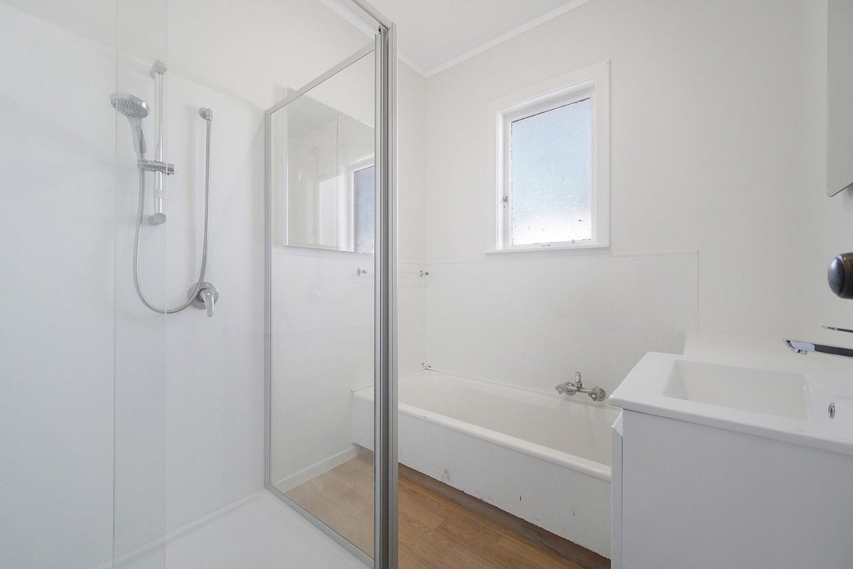 2 Rewi Road, Royal Oak, Auckland - Carousel 15