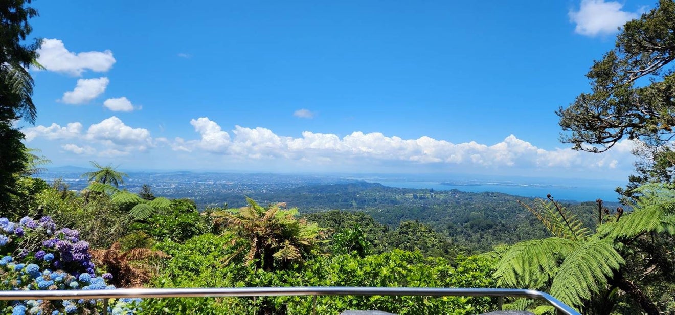 27A Quinns Road, Waiatarua, Auckland - Carousel 1