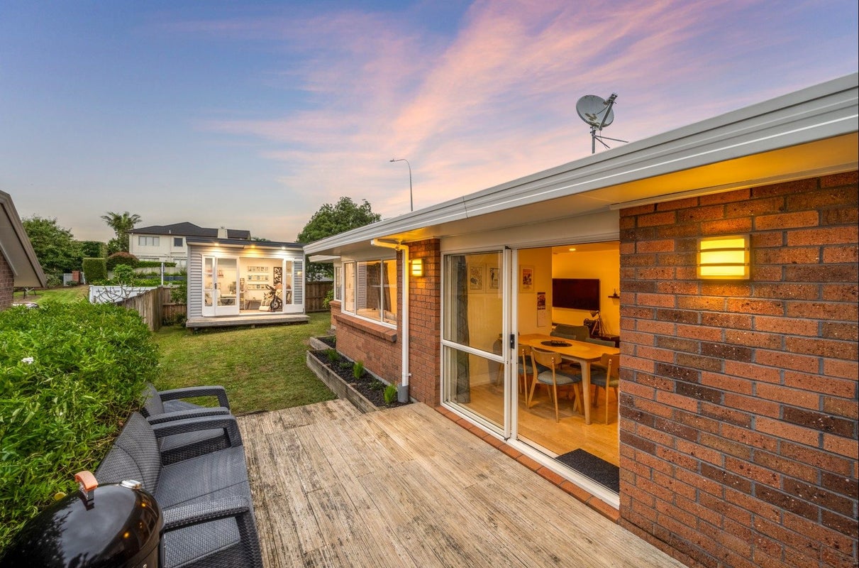 17 Matterhorn Crescent, Northpark, Auckland - Carousel 2