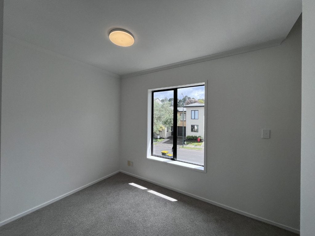 4 Barnea Circle, Glen Eden, Auckland - Carousel 2