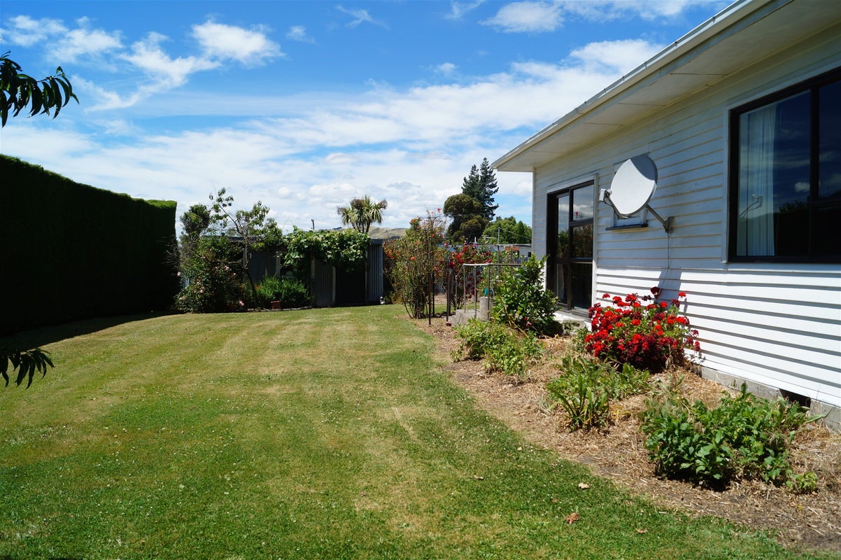 8 Allan Street, Waikari, Waikari - Carousel 9