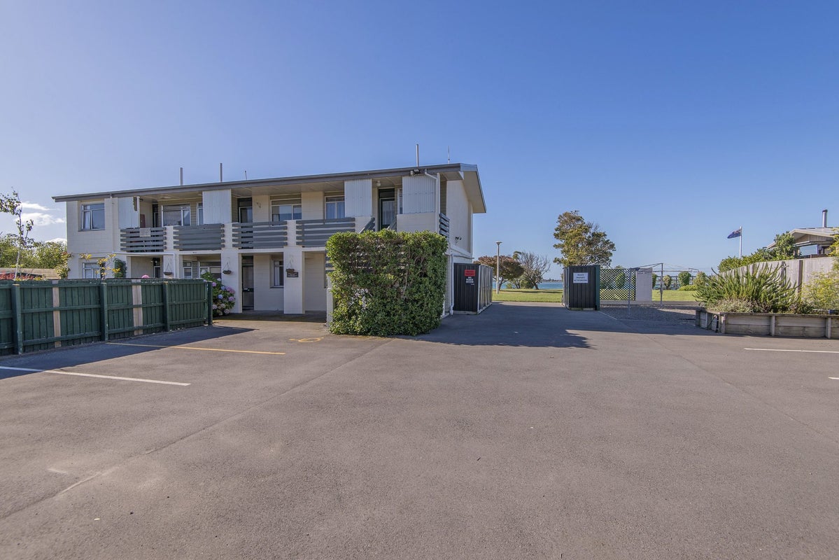 1/86A Beachville Road, Redcliffs, Christchurch - Carousel 1