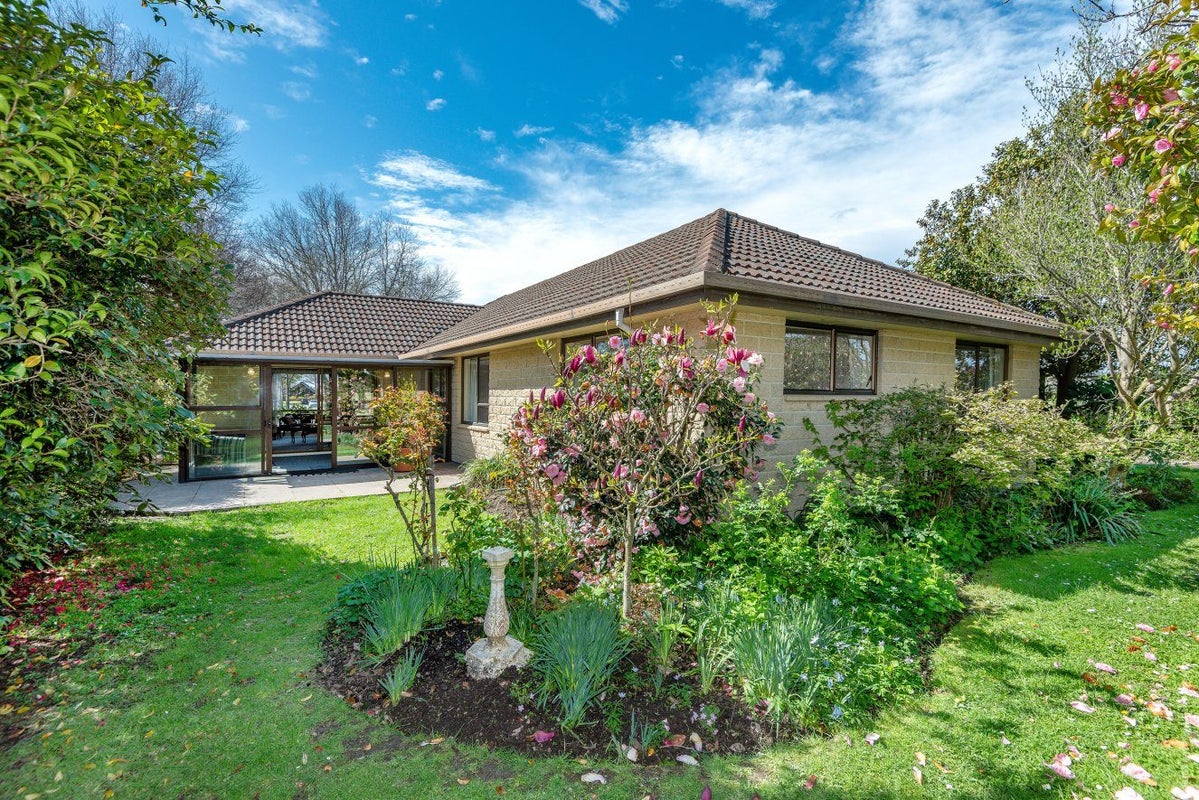 11 Elvira Court, Bishopdale, Christchurch - Carousel 1
