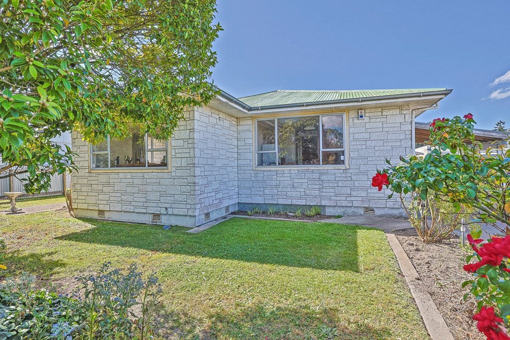 118 Harlech Street, Mayfair, Hastings - Carousel 2