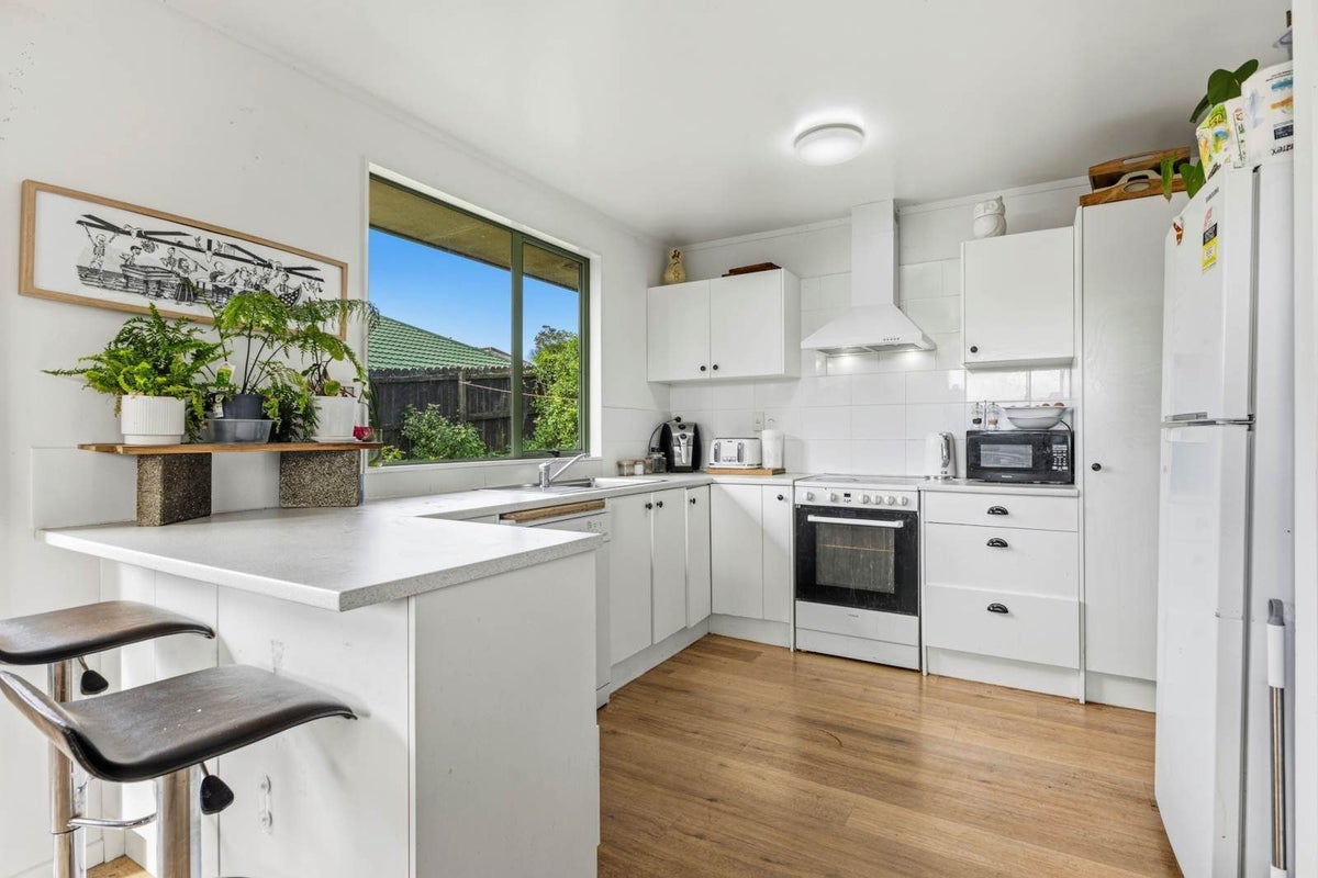 5 Xena Way, Henderson, Auckland - Carousel 1