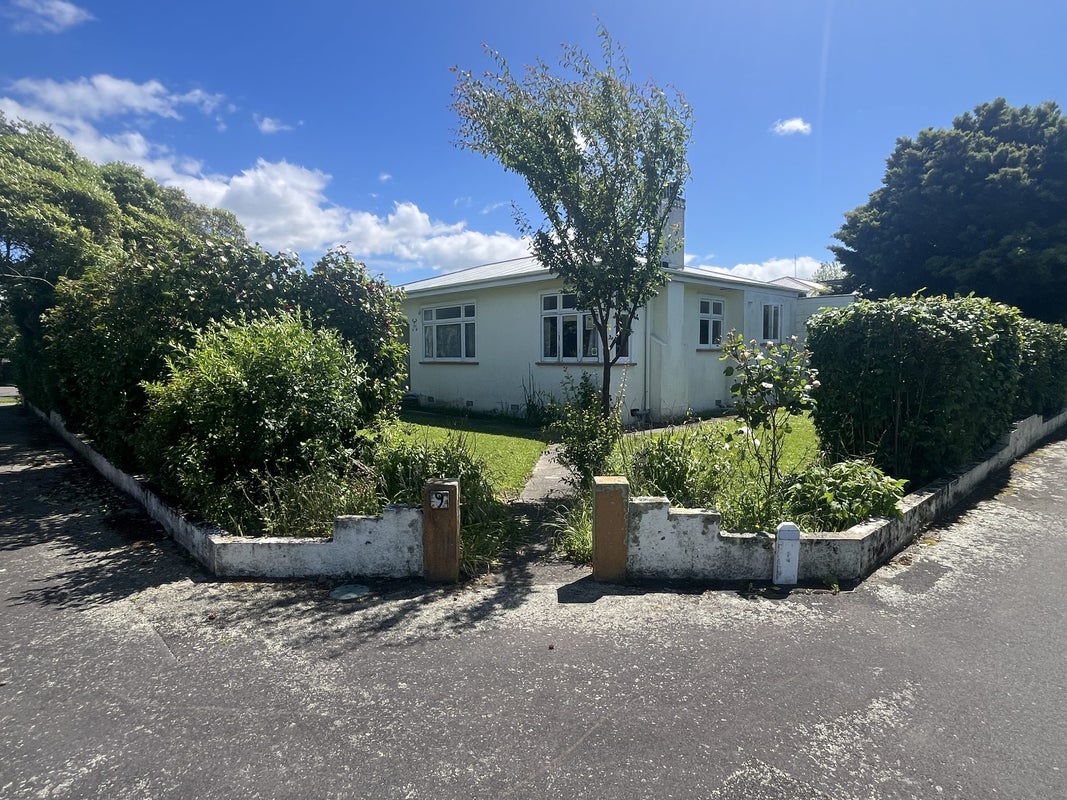 9 Graham Place, West End, Palmerston North - Carousel 2