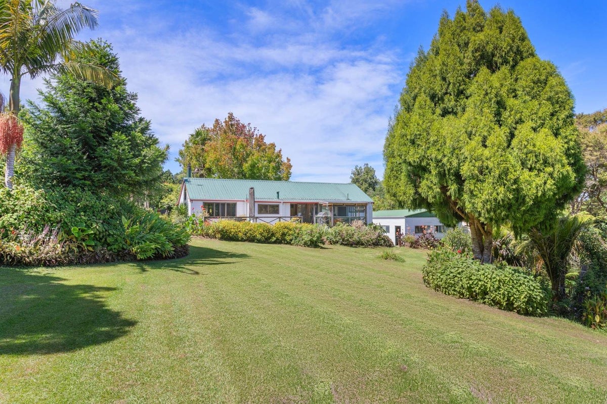251 Upper Harbour Drive, Greenhithe, North Shore City, Auckland - Carousel 1