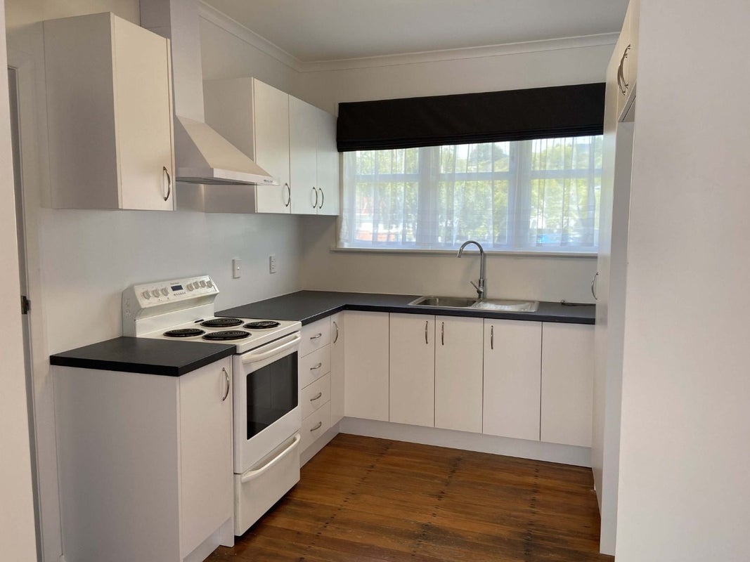 4 Mangaroa Hill Road, Clouston Park, Upper Hutt - Carousel 1