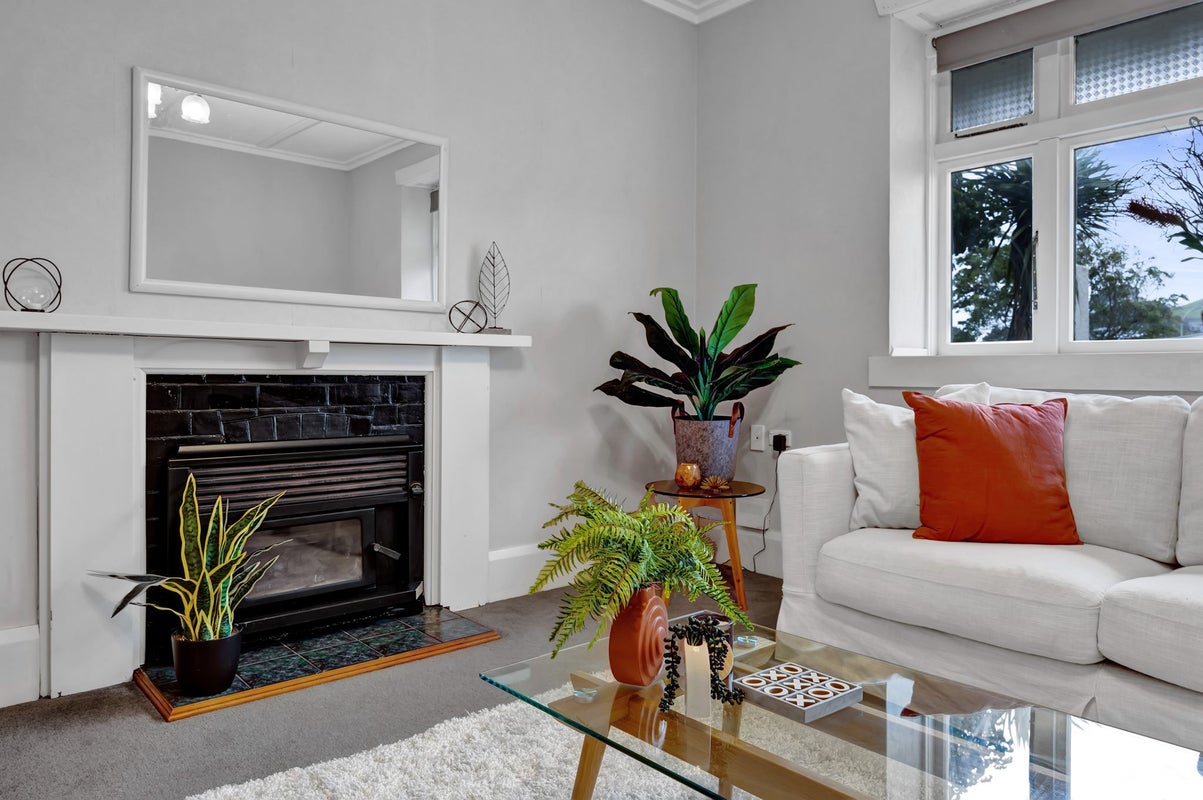 53 South Road, Blagdon, New Plymouth - Carousel 1