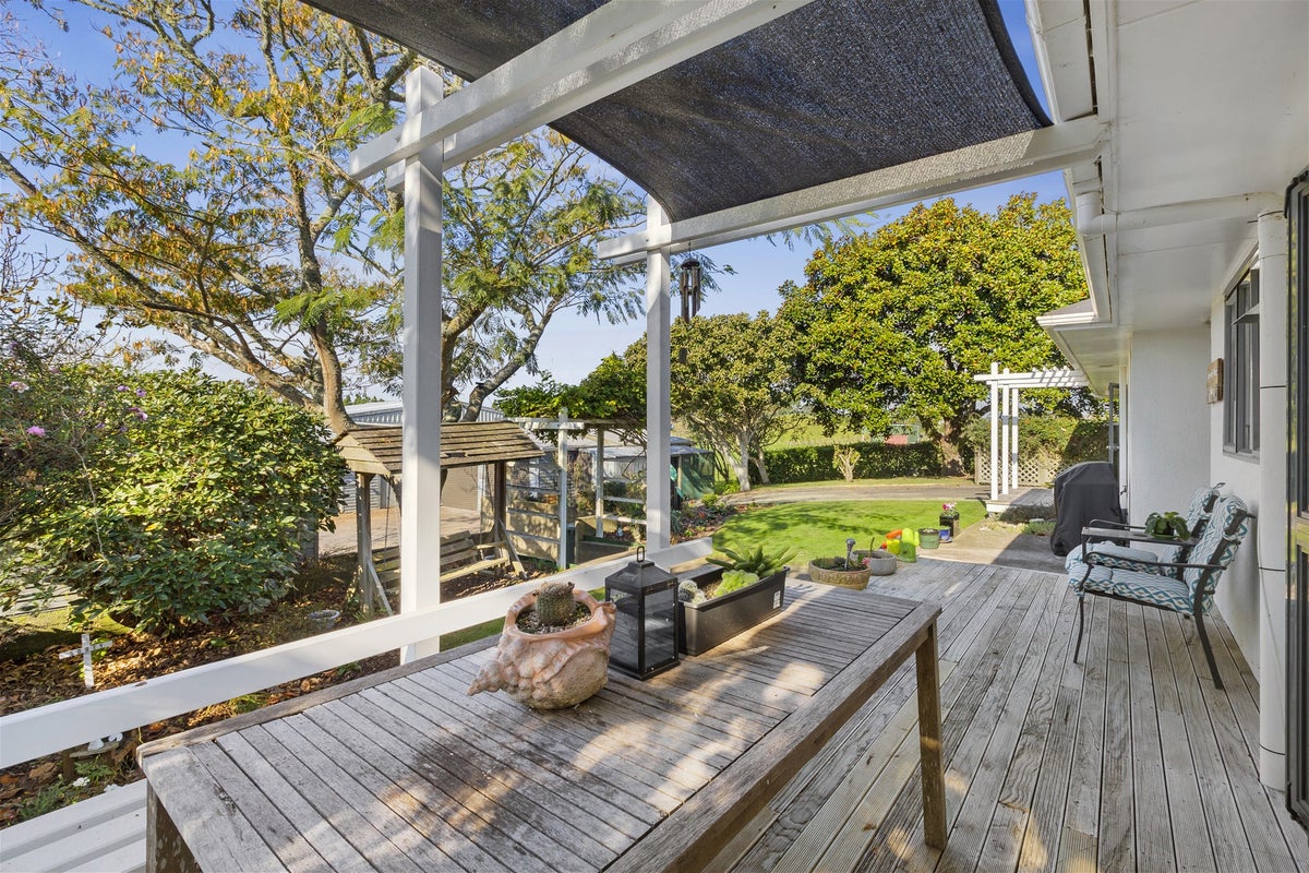 41 Mountain Road, Sentry Hill, New Plymouth - Carousel 18