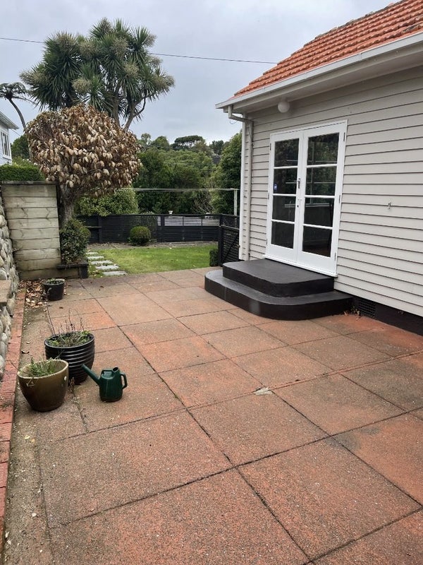 12 Calcutta Street, Khandallah, Wellington - Carousel 18
