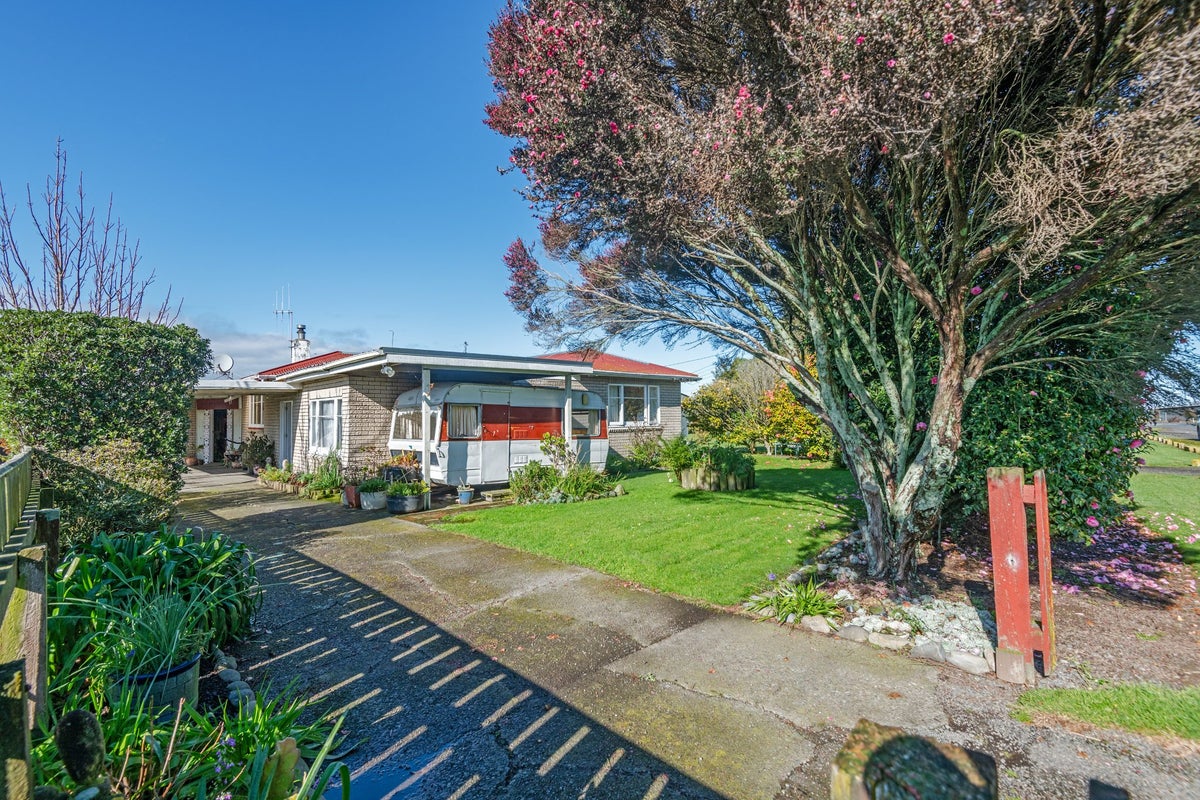 12 Lawton Road, Newbury, Feilding - Carousel 2