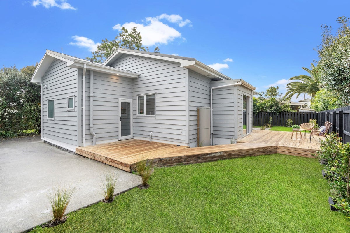 11 Oregon Avenue, Avondale, Auckland - Carousel 1
