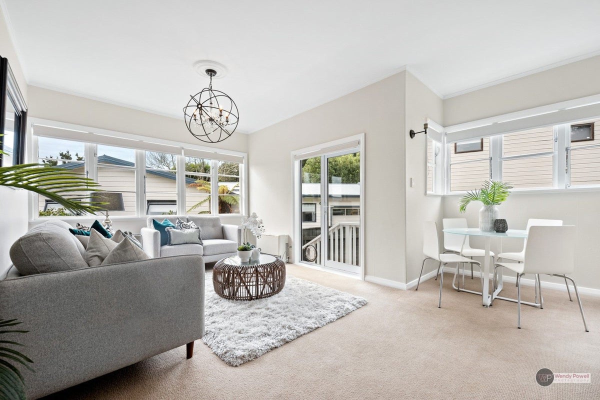 1/68 Norton Park Avenue, Fairfield, Lower Hutt - Carousel 2