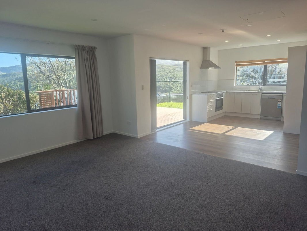 7 Waipounamu Drive, Kelson, Lower Hutt - Carousel 2