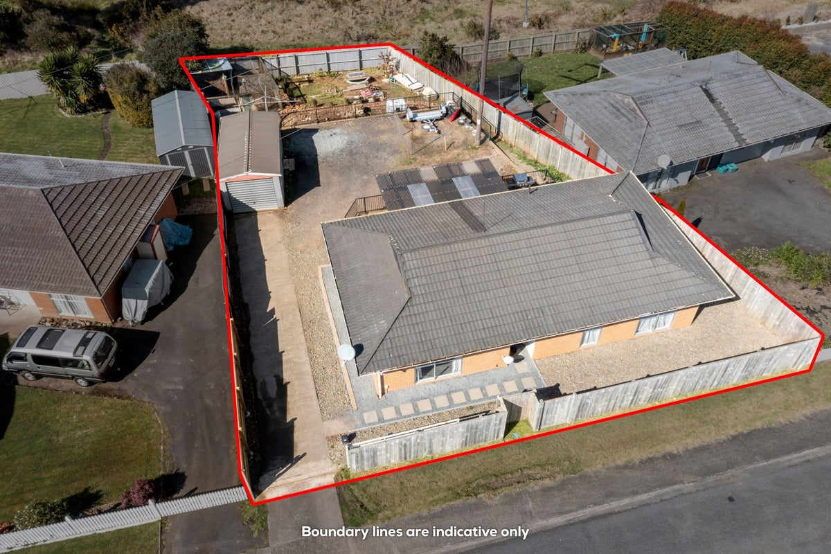 31 Heather Green Avenue, Meremere - Carousel 2