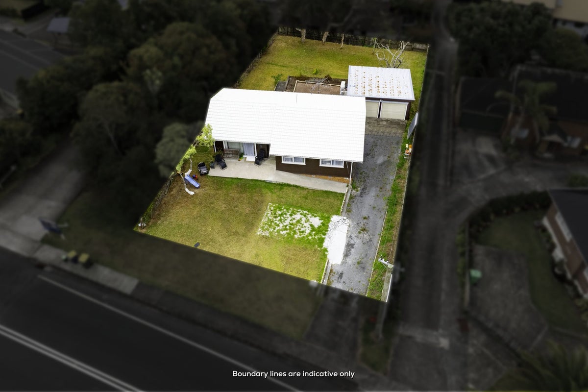 92 Colwill Road, Massey, Auckland - Carousel 1